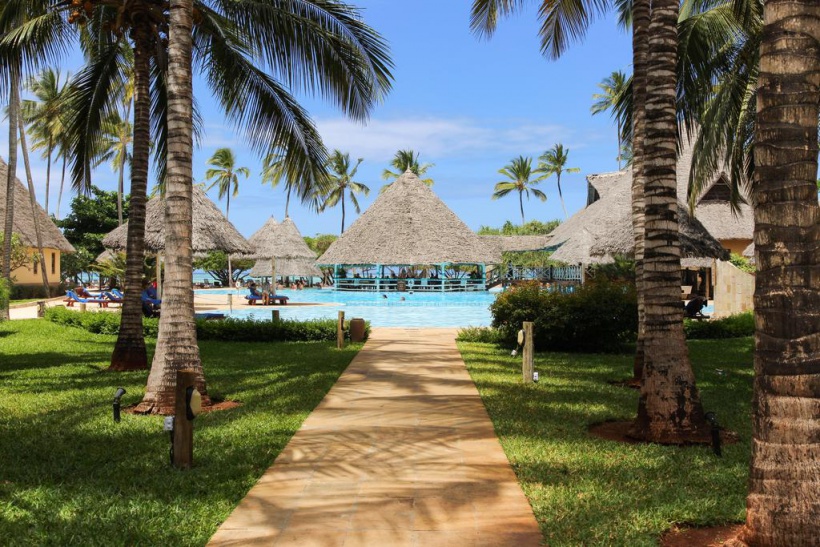 Neptune Pwani Beach Resort 5*